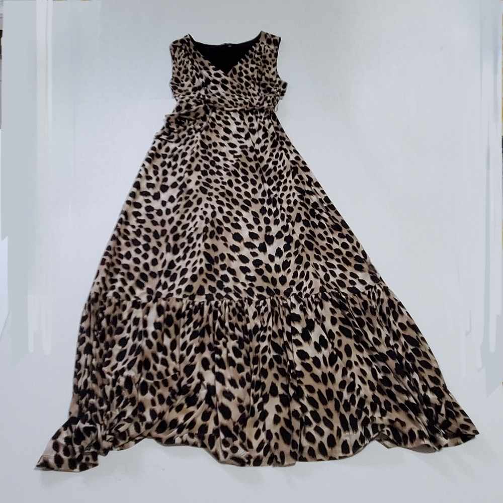 leopard maxi dress V neck size M by INC